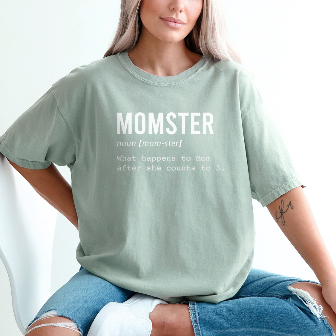 Funny Definition of Momster T-shirt - Funny Family Retro Vintage Design Printed T-Shirt