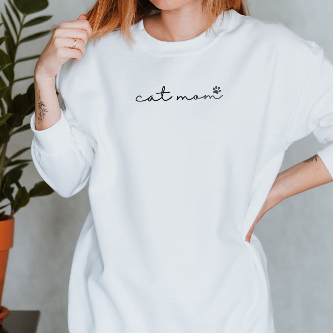Cat Mom Small Letters Sweatshirt - Fun Pet Love Minimal Design Printed Sweatshirt