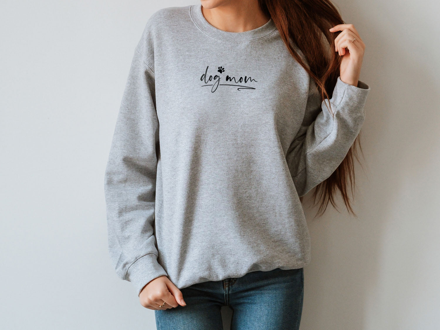 Dog Mom Small Letters Sweatshirt - Fun Pet Love Minimal Design Printed Sweatshirt