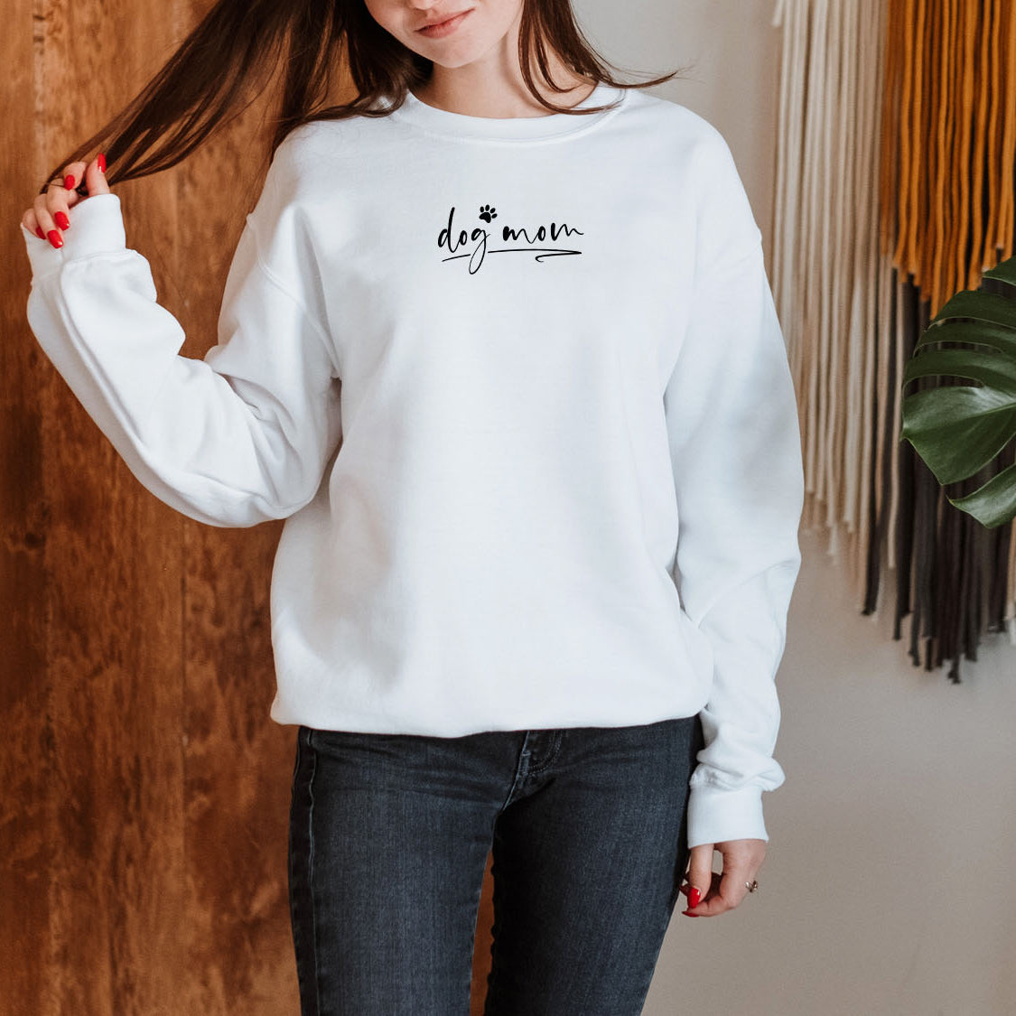 Dog Mom Small Letters Sweatshirt - Fun Pet Love Minimal Design Printed Sweatshirt